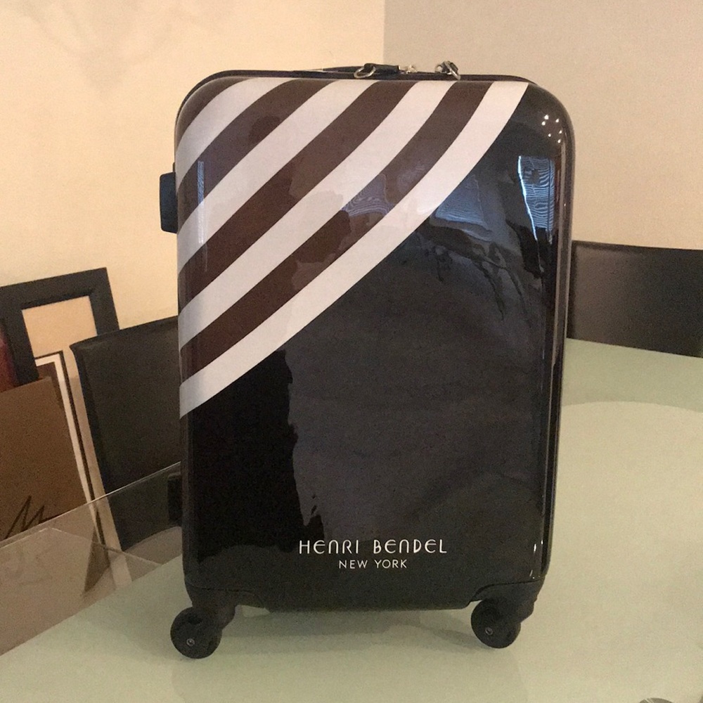 NWT Hard Sided Luggage Wheeler